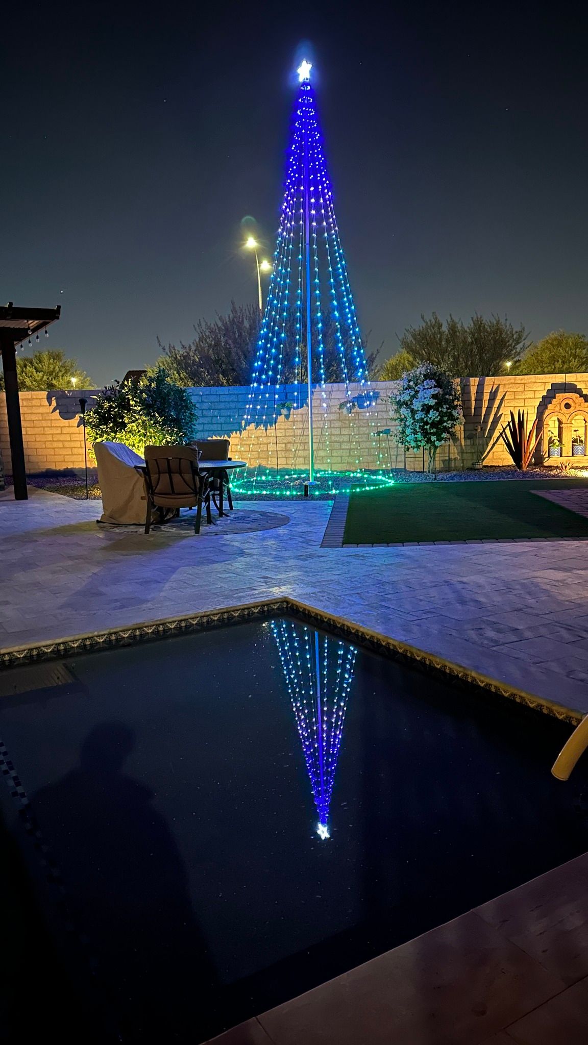 Dream Flagpole Christmas Tree Lights Gen 4
