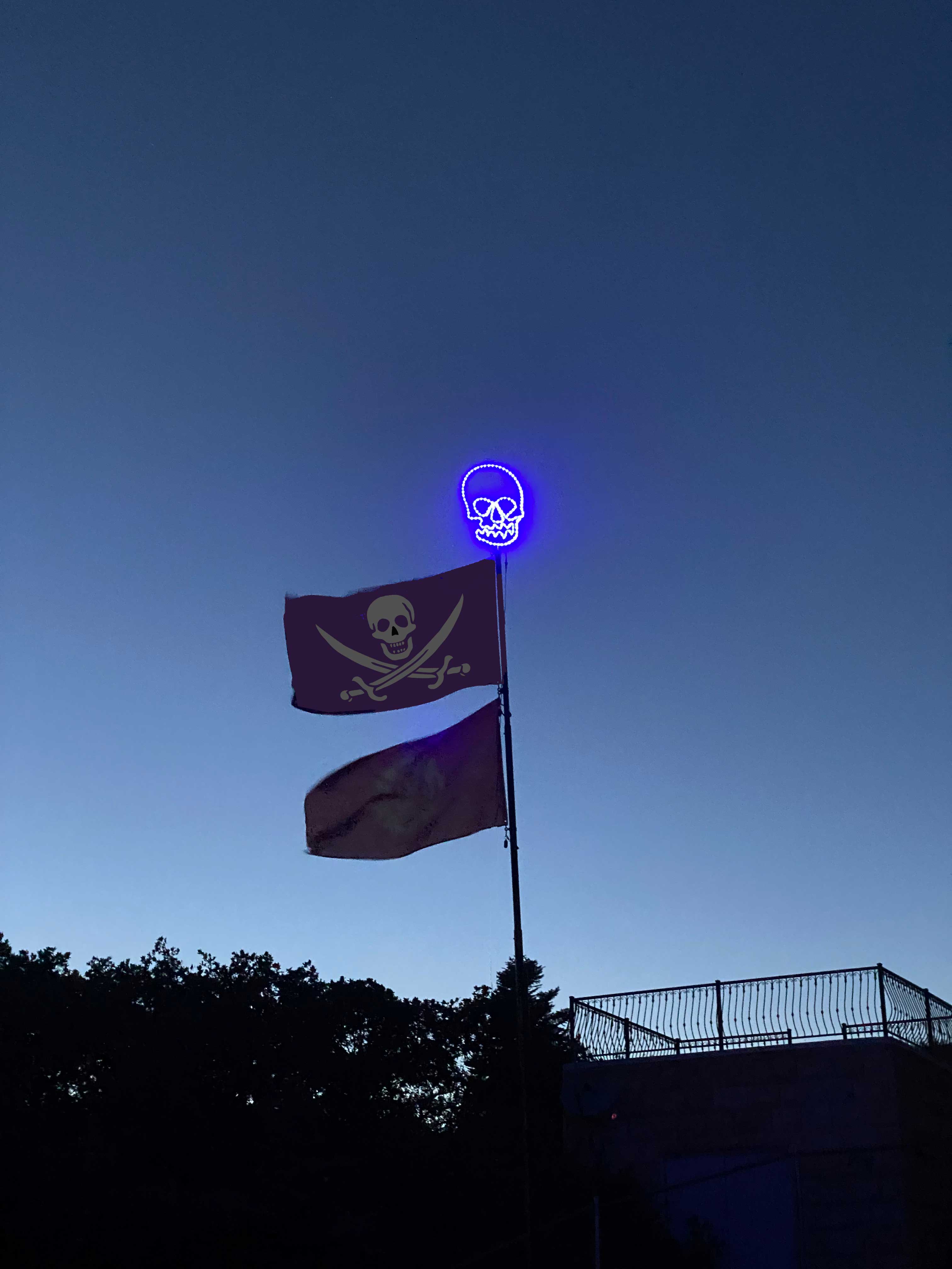 Halloween Skull Flagpole Finial & Jolley Roger Flag