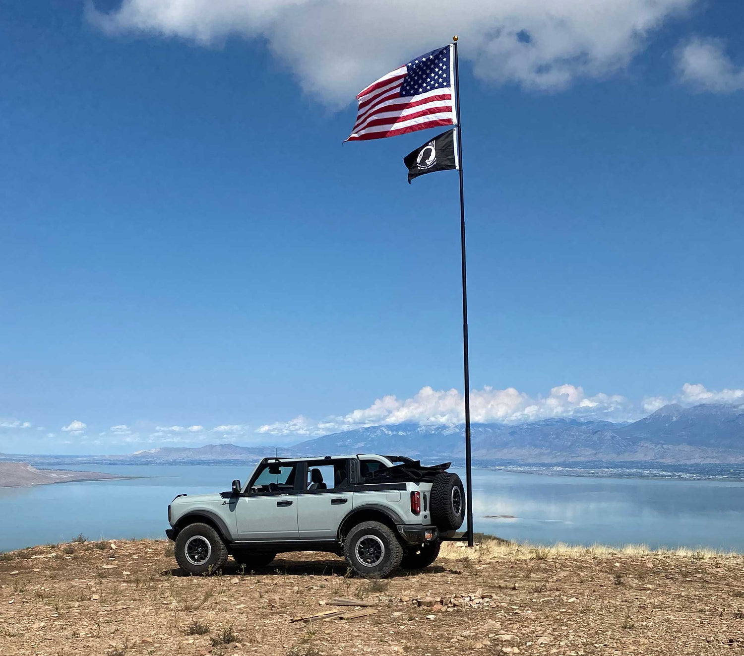 2"- 3" Diameter Heavy Duty RV Hitch Flagpole Holder