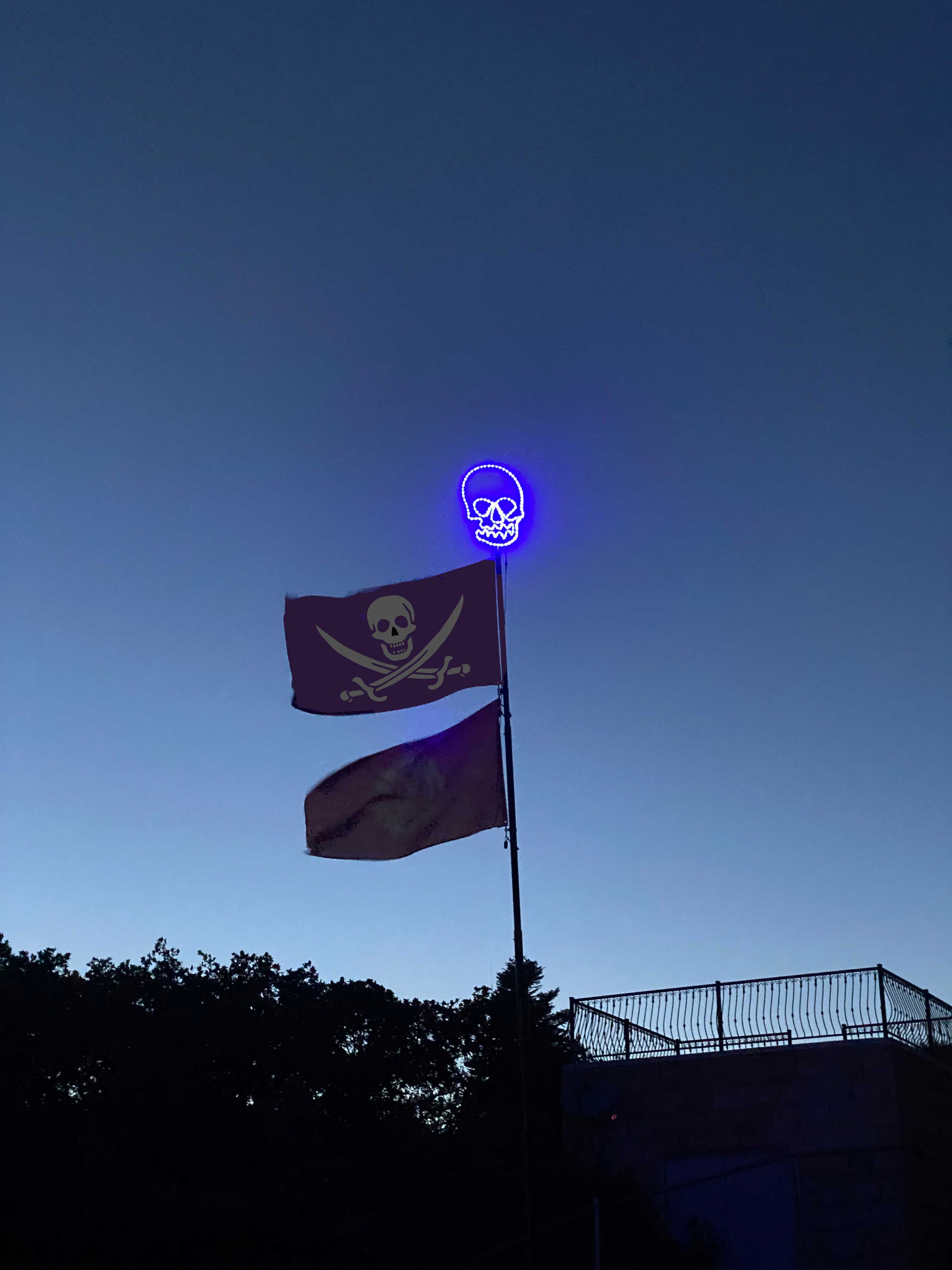 Halloween Skull Flagpole Finial &amp; Jolley Roger Flag